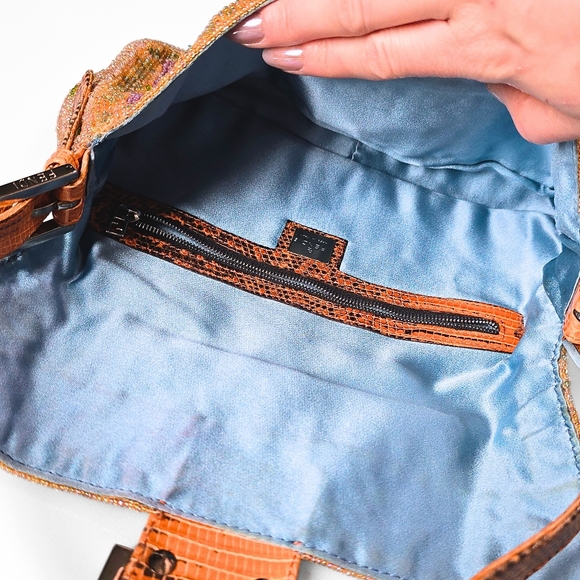 **SOLD**Fendi Baguette Vintage Fully Beaded Geometric Pattern - Picture 11 of 17